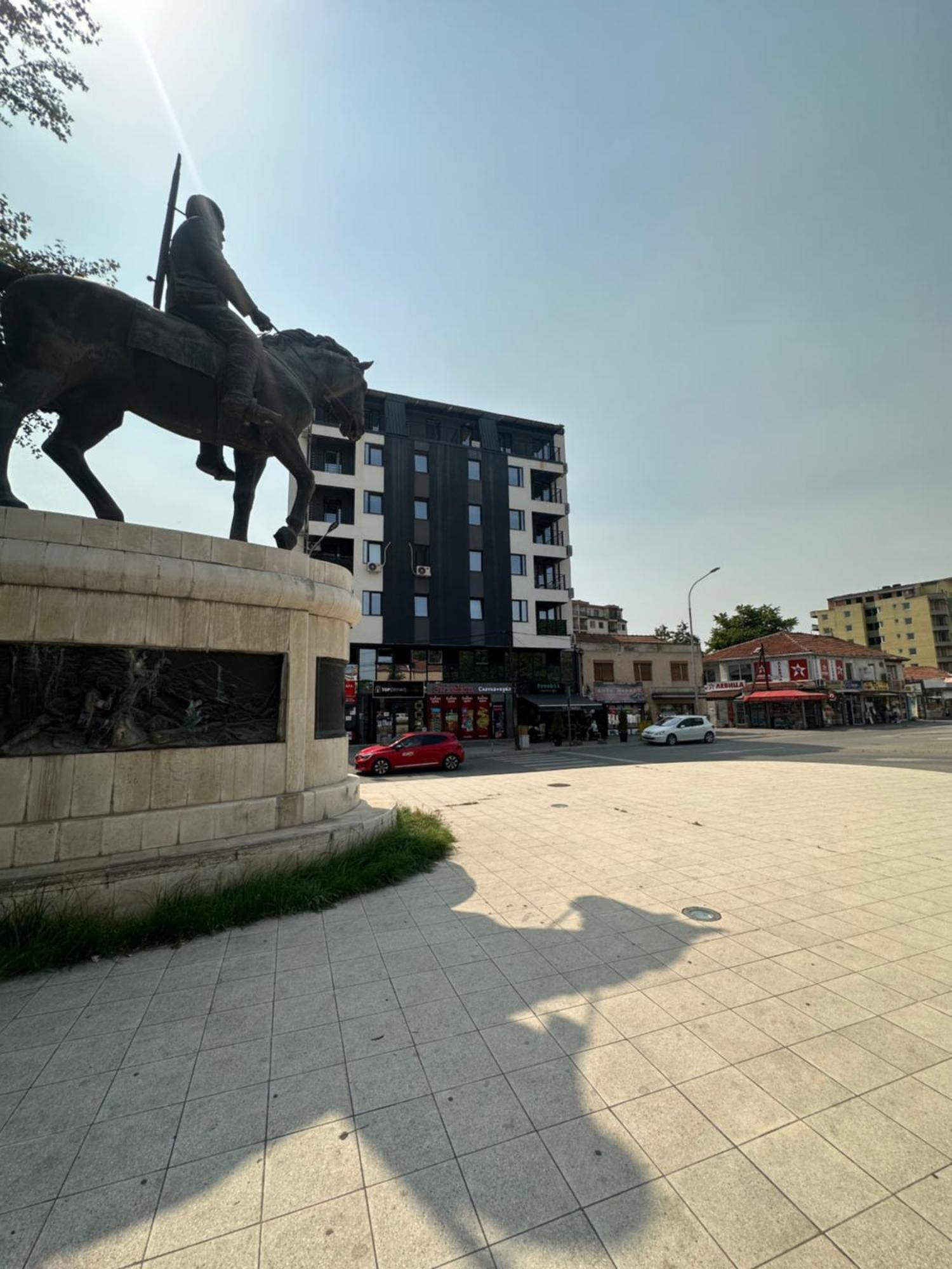 Maggie'S Place Near Central Area Skopje Buitenkant foto